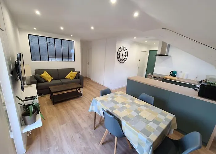 Meuble De Tourisme 2 Aix Les Bains 아파트 *